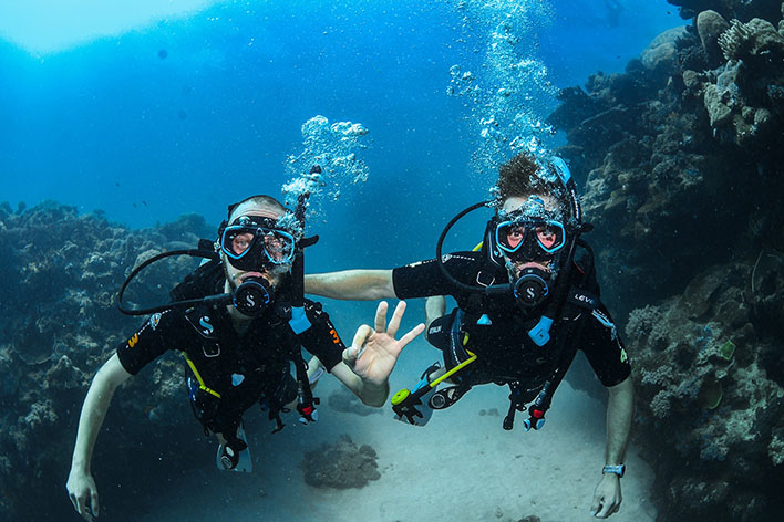 Ben & Jake scuba diving